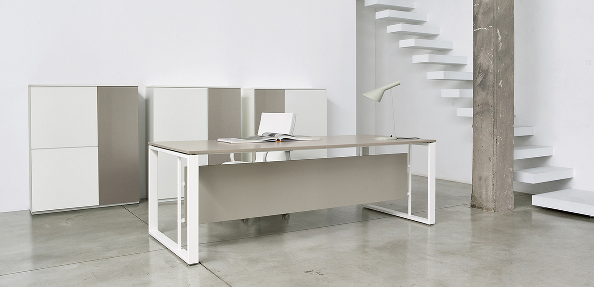 escritorios modernos de vidrio